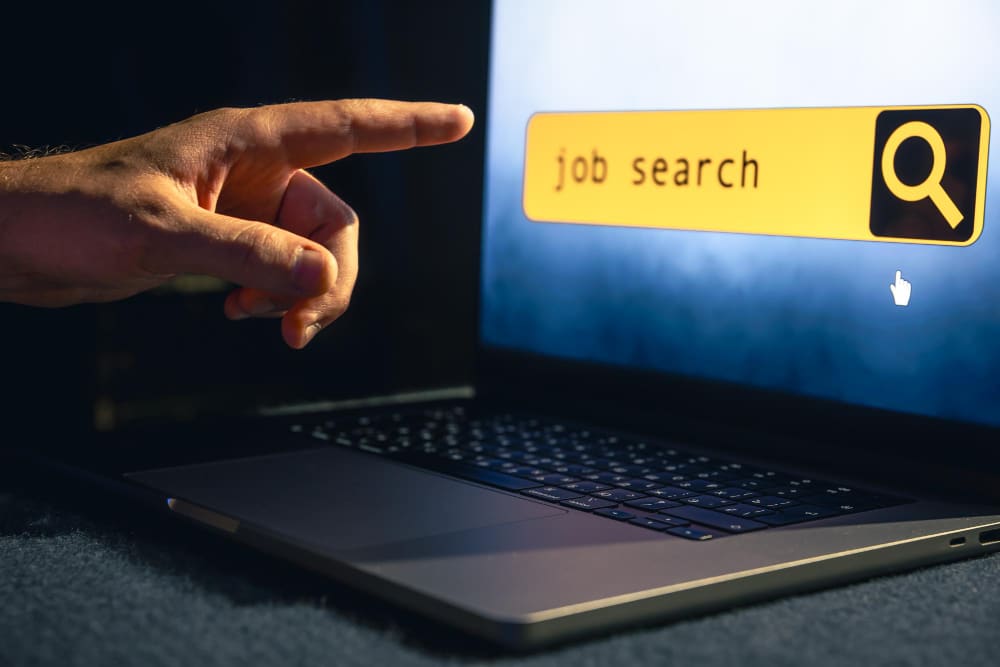 Successful virtual EA transition showing professional thriving in remote executive assistant role