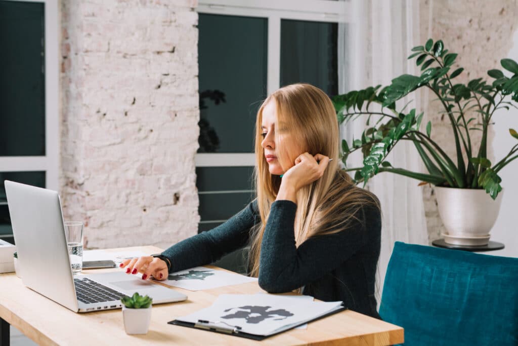 What is an Executive Virtual Assistant - remote professional providing strategic support to CEO