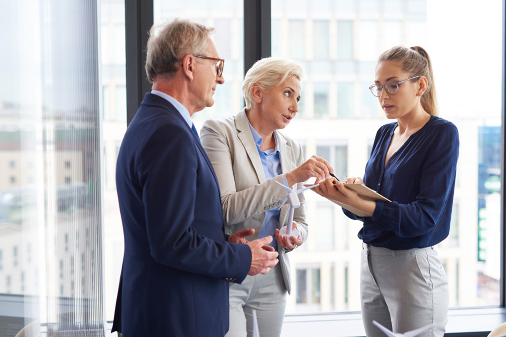 CEO interviewing and evaluating candidates for a C-level executive assistant position